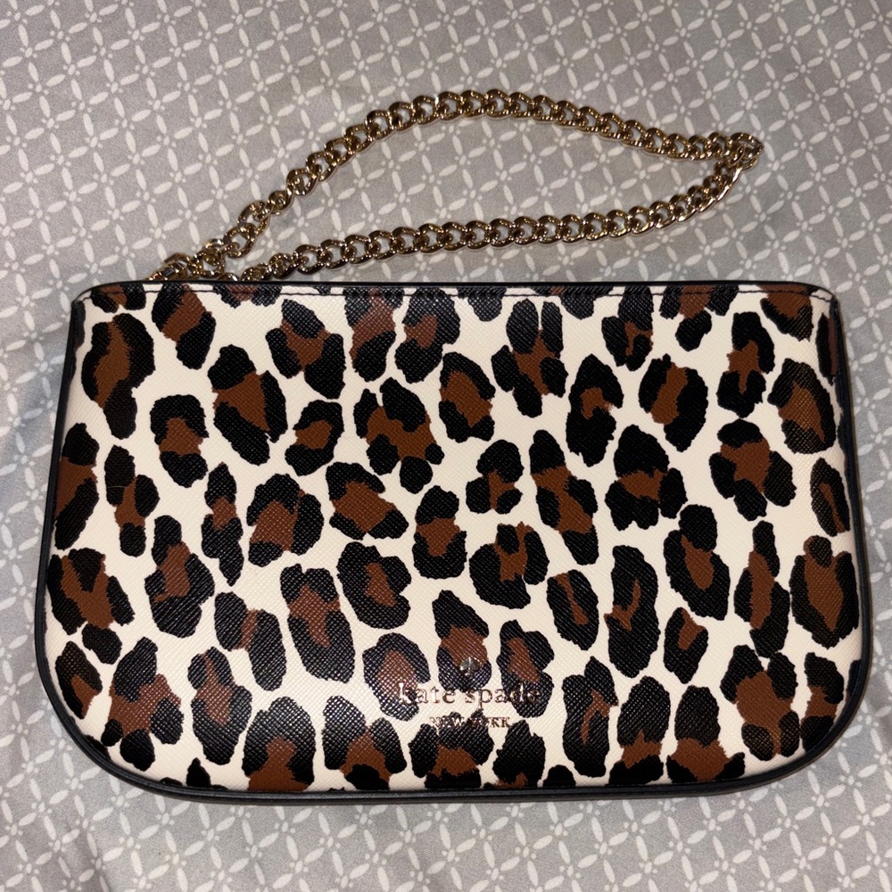 ✨ Kate Spade Leopard Wristlet